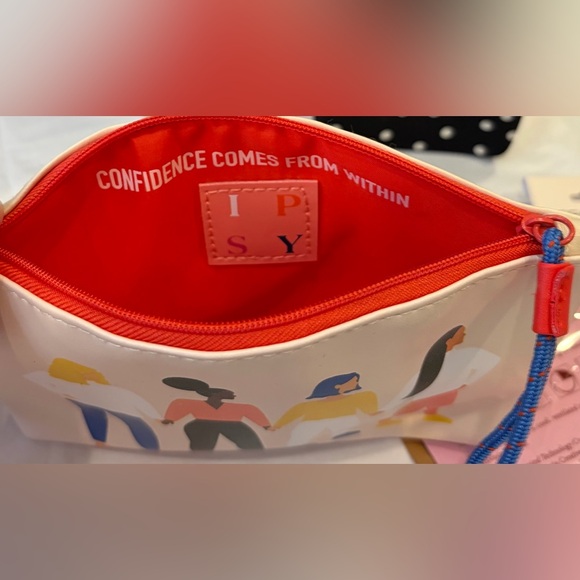 ARE YOU A POSHTITUTE? NIB TUMBLER FEATURES A HIGH MAINTENANCE LADY READY TO POSH - Picture 5 of 6